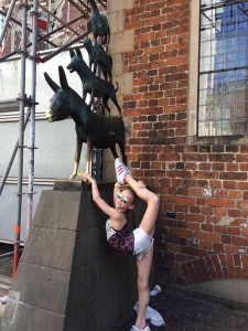 Mia Kärcher trainiert mit den Bremer Stadtmusikanten