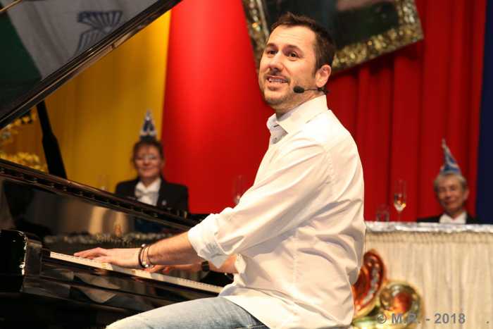 Andy Ost am Flügel - Foto: KG Eule