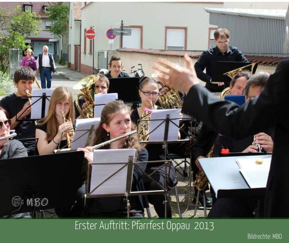 Der erste Auftritt 2013 am Pfarrfest St. Martin; Bildrechte: MBO